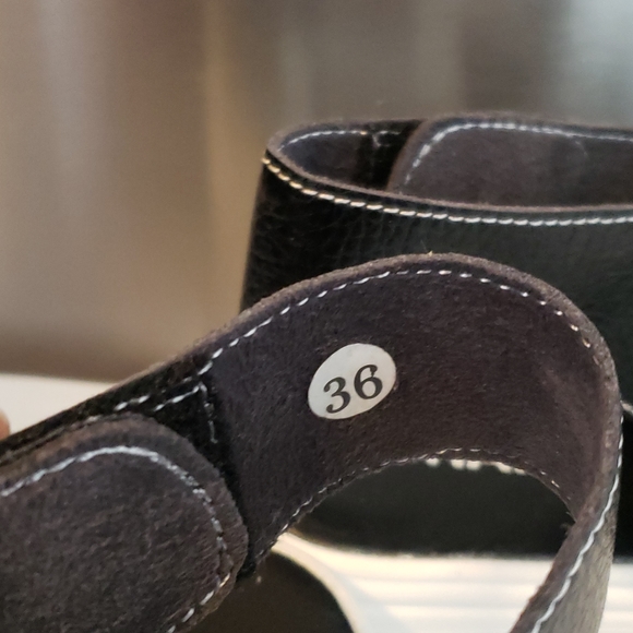 Shake Comfort Peep Toe Walking Platform Wedge - Picture 4 of 8